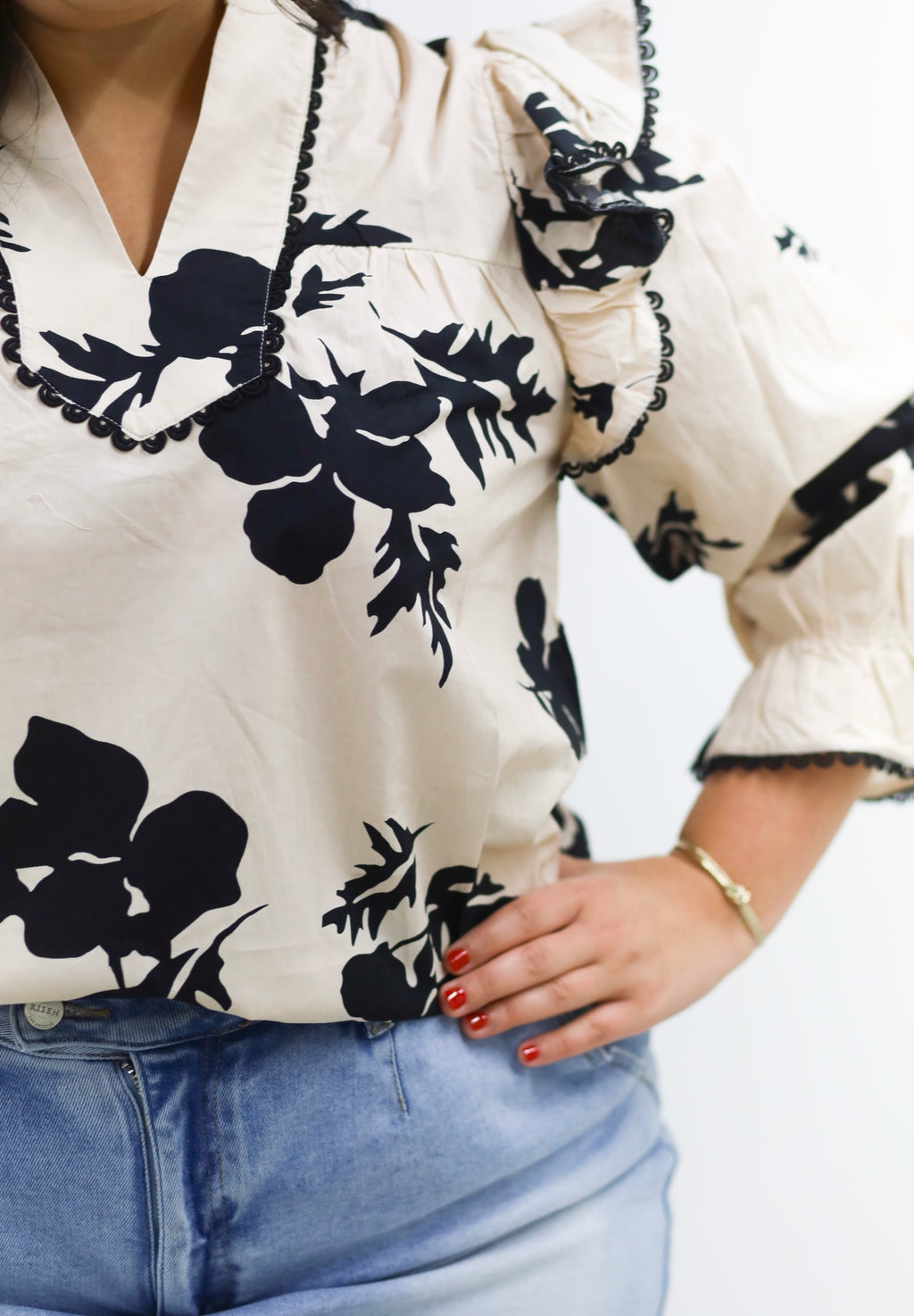 Mia Top, TAN